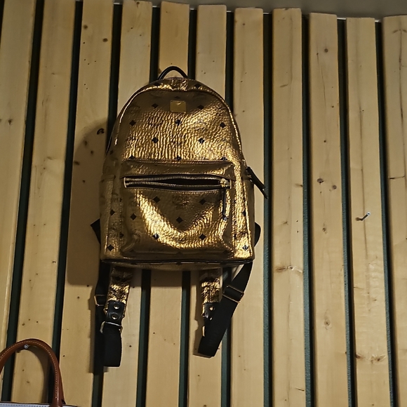 Gold Backpack - Picture 1 of 16